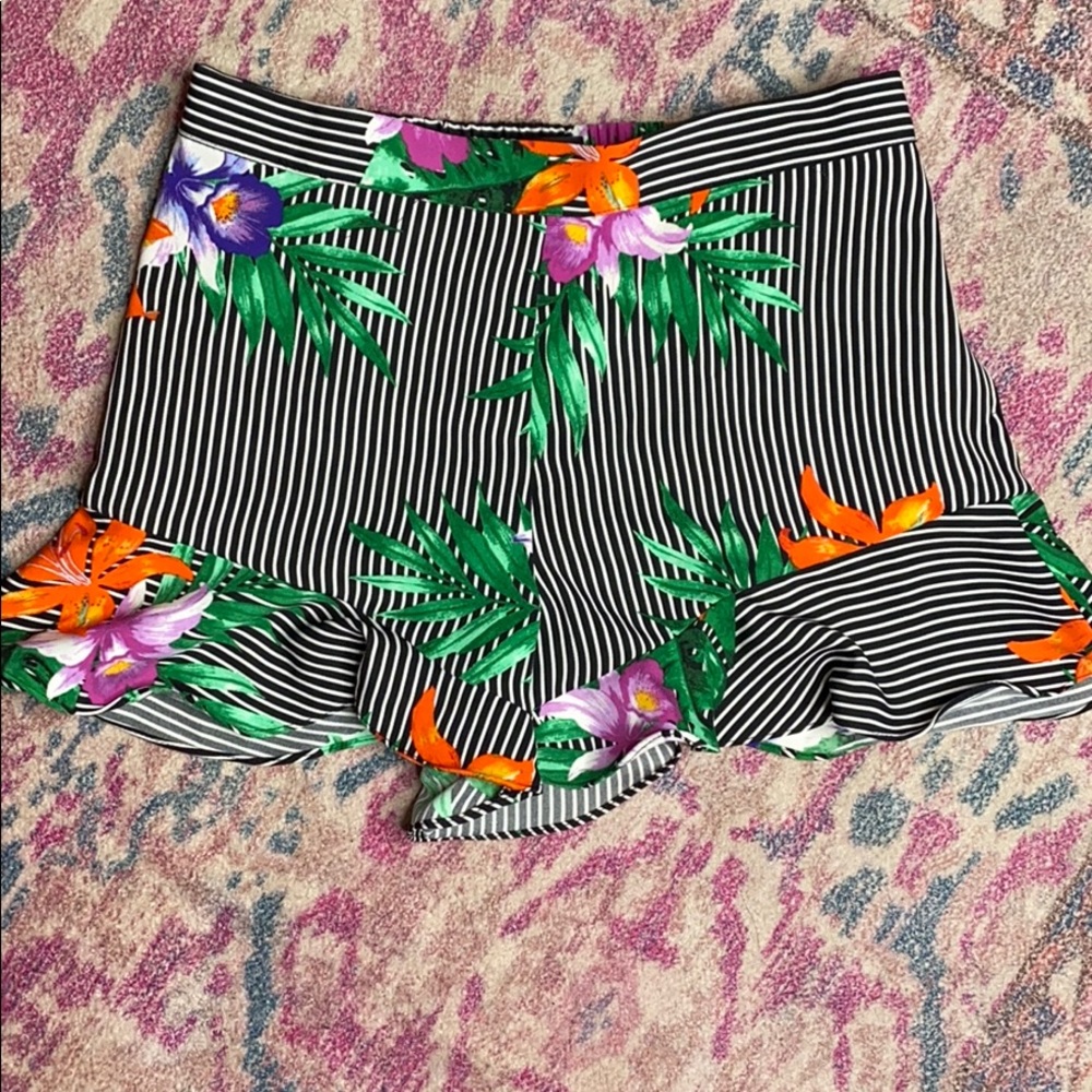 Tropical striped shorts